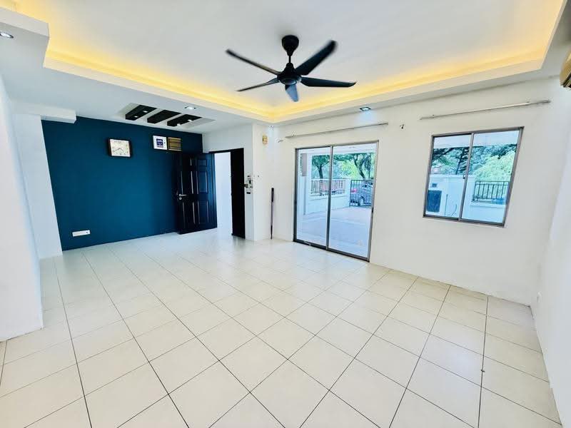 Rumah Teres 2-Tingkat untuk Dijual di Setia Impian (Setia Alam) - Zimir Shah - Living Room - PropertyGuru.com.my