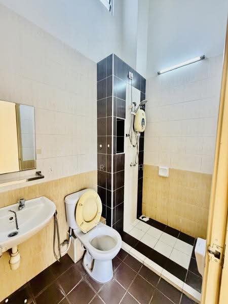 Rumah Teres 2-Tingkat untuk Dijual di Setia Impian (Setia Alam) - Zimir Shah - Bathroom - PropertyGuru.com.my