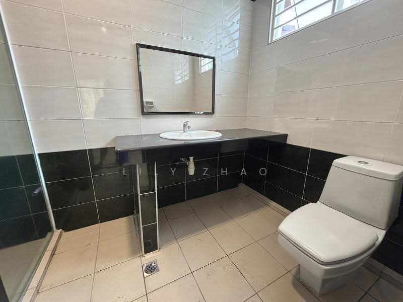Semi-Detached House for Rent in Lintas Court (Penampang) - Lily Zhao - Bathroom - PropertyGuru.com.my