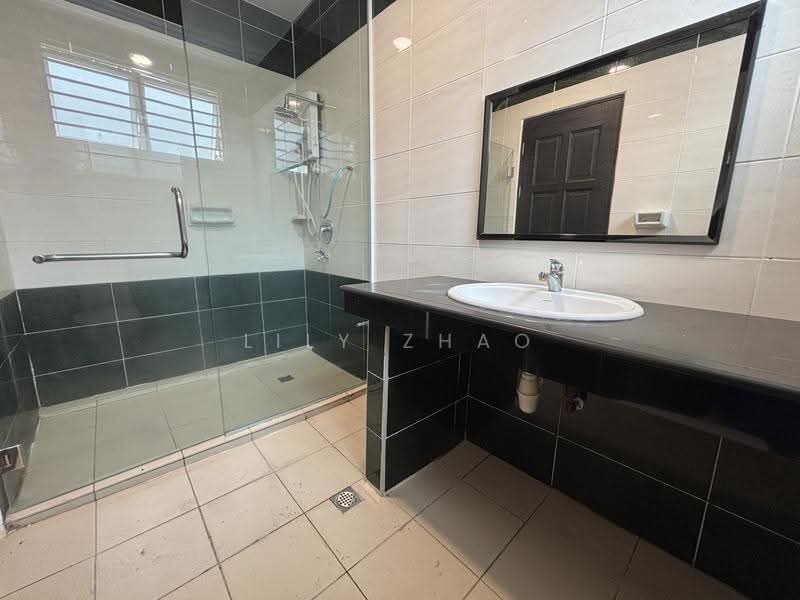 Semi-Detached House for Rent in Lintas Court (Penampang) - Lily Zhao - Bathroom - PropertyGuru.com.my