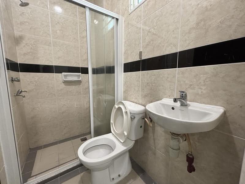 Semi-Detached House for Rent in Lintas Court (Penampang) - Lily Zhao - Bathroom - PropertyGuru.com.my