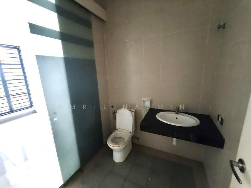 Rumah Teres untuk Dijual di Alam Impian (Shah Alam) - Amril Najmin - Bathroom - PropertyGuru.com.my