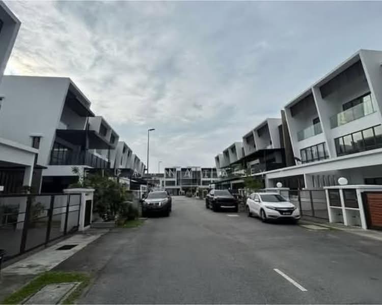 Rumah Teres 2.5-Tingkat untuk Dijual di Puchong (Selangor) - Danny Lee - Exterior - PropertyGuru.com.my
