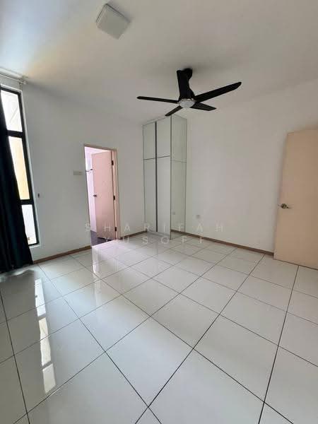 Service Residence for Sale at Vista Alam Serviced Apartment - Sharifah Yusoff - PropertyGuru.com.my