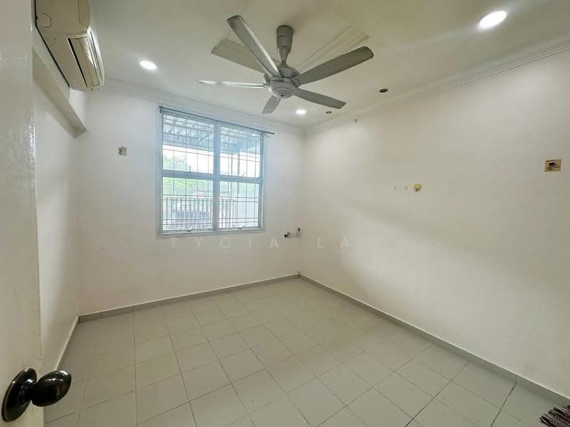 Apartment for Sale at Lake View Suites - Tycia Law - Interior - PropertyGuru.com.my