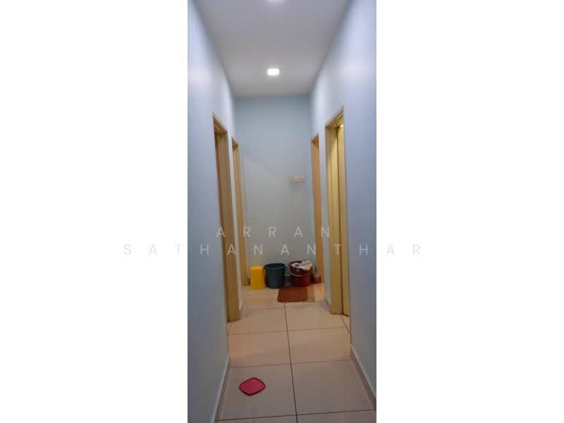 Kediaman Servis untuk Dijual di OUG Parklane - Arran Sathananthar - Corridor - PropertyGuru.com.my
