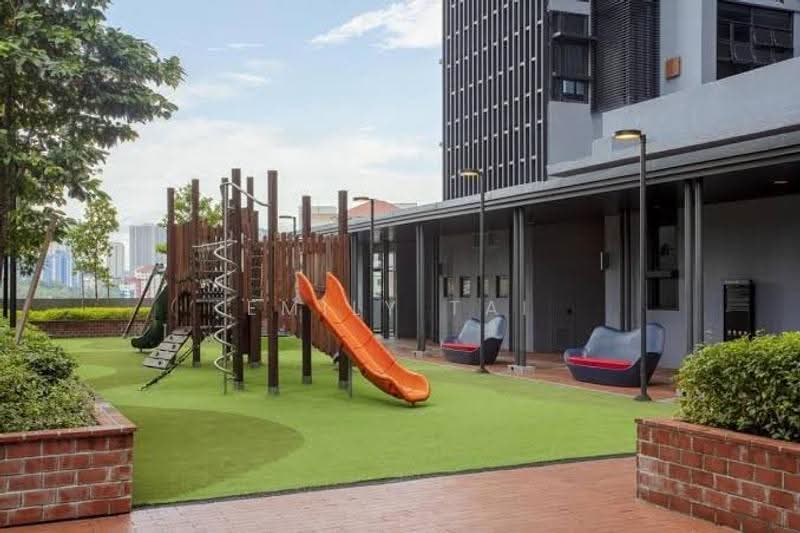 Kediaman Servis untuk Dijual di Millerz Square Serviced Residence - Emily Tai - Exterior - PropertyGuru.com.my