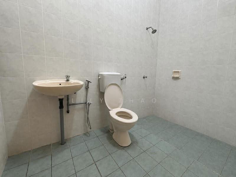 Rumah Teres 2-Tingkat untuk Disewa di Donggongon (Penampang) - Lily Zhao - Bathroom - PropertyGuru.com.my