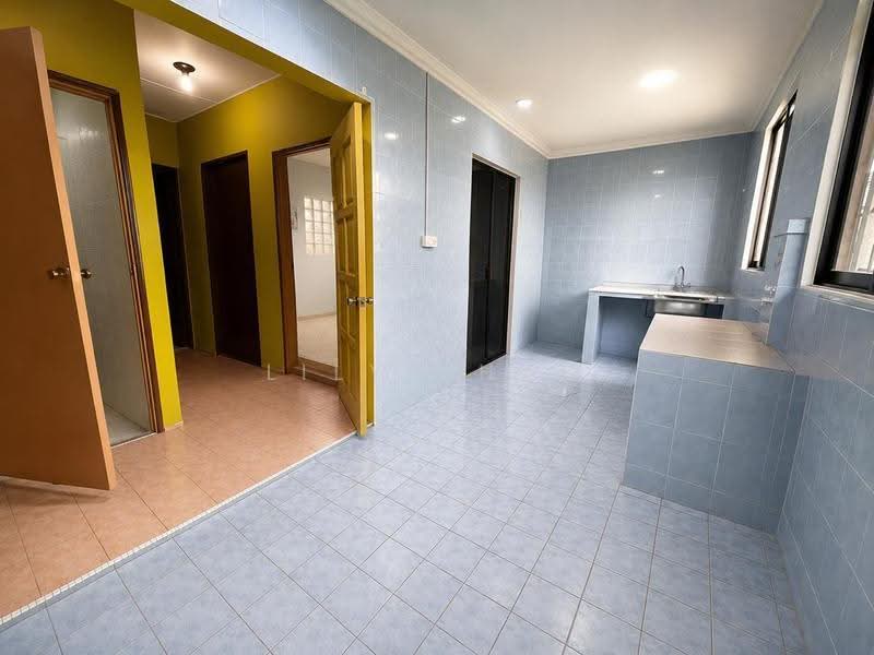 Rumah Teres 2-Tingkat untuk Disewa di Donggongon (Penampang) - Lily Zhao - Kitchen - PropertyGuru.com.my