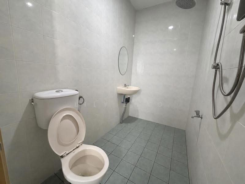 Rumah Teres 2-Tingkat untuk Disewa di Donggongon (Penampang) - Lily Zhao - Bathroom - PropertyGuru.com.my