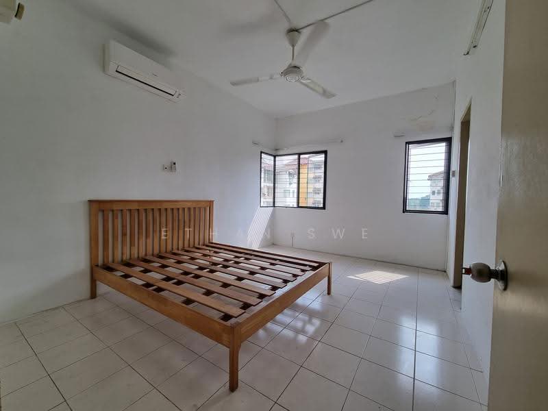 Kondominium untuk Dijual di De Rozelle - Ethan Swe - Bedroom - PropertyGuru.com.my