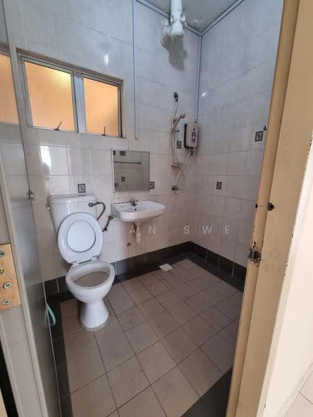 Kondominium untuk Dijual di De Rozelle - Ethan Swe - Bathroom - PropertyGuru.com.my