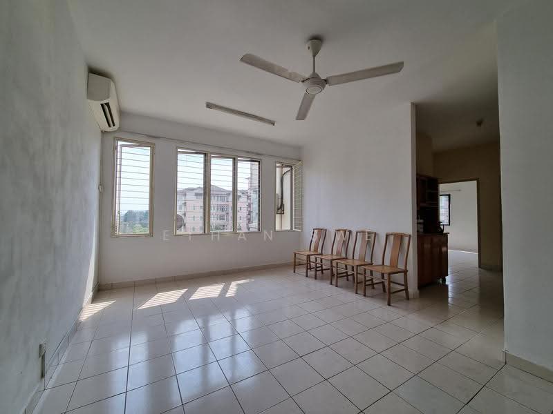 Kondominium untuk Dijual di De Rozelle - Ethan Swe - Living Room - PropertyGuru.com.my