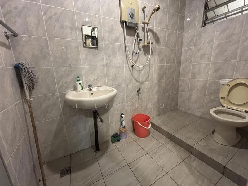 Rumah Berkembar untuk Disewa di Kolombong (Kota Kinabalu) - Lily Zhao - Bathroom - PropertyGuru.com.my