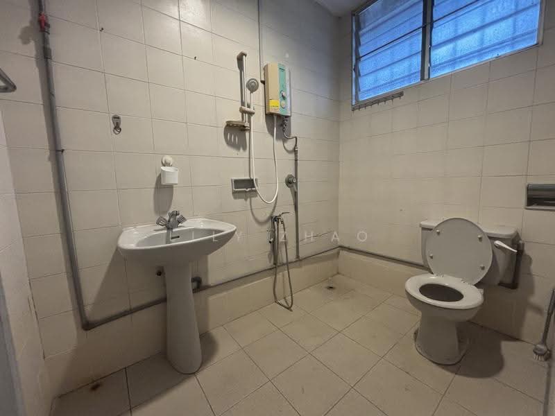 Rumah Berkembar untuk Disewa di Kolombong (Kota Kinabalu) - Lily Zhao - Bathroom - PropertyGuru.com.my
