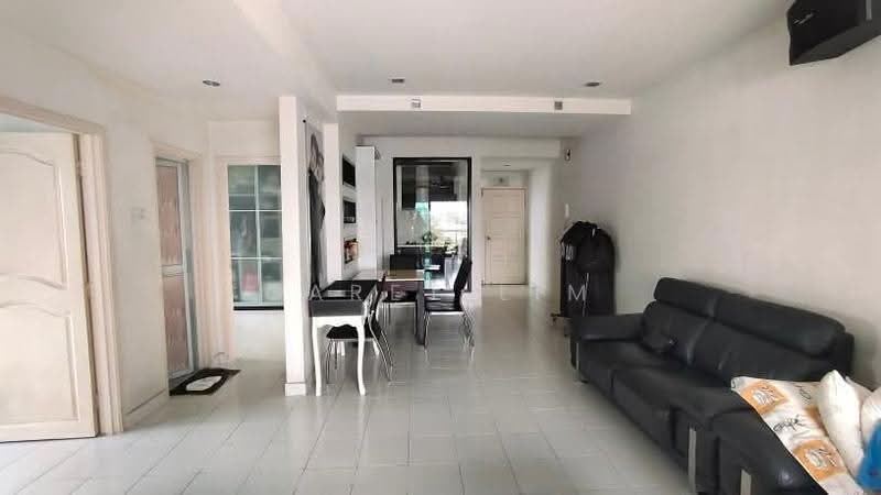Apartment for Sale at Danga View Apartment - Garet Lim - Living Room - PropertyGuru.com.my