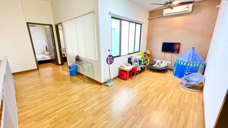 Rumah Teres untuk Dijual di Denai Alam (Shah Alam) - Aida Ramli - Living Room - PropertyGuru.com.my