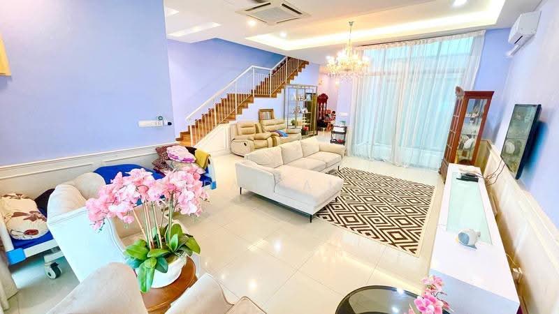 Rumah Teres untuk Dijual di Denai Alam (Shah Alam) - Aida Ramli - Living Room - PropertyGuru.com.my