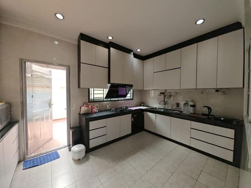 Rumah Berkembar untuk Dijual di Taman Desa Cemerlang (Ulu Tiram) - Jack Wong - Kitchen - PropertyGuru.com.my
