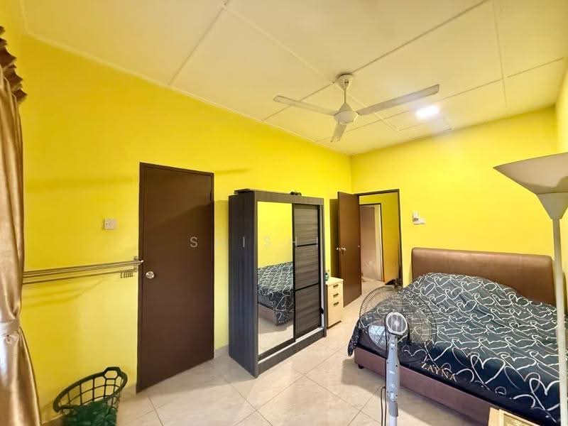 2-storey Terraced House for Sale in Bandar Putra Kulai (Kulai) - Shishi . - Bedroom - PropertyGuru.com.my