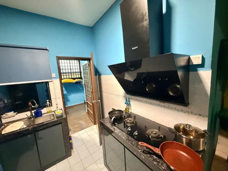 2-storey Terraced House for Sale in Bandar Putra Kulai (Kulai) - Shishi . - Kitchen - PropertyGuru.com.my