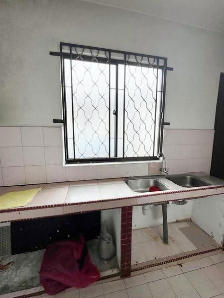 1-storey Terraced House for Rent in Taman Daya (Johor Bahru) - Alanis Lee - Kitchen - PropertyGuru.com.my