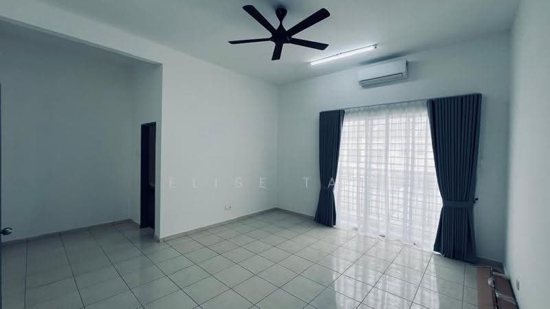 Rumah Teres 2-Tingkat untuk Disewa di Taman Putra Perdana (Puchong) - Elise Tan - Living Room - PropertyGuru.com.my