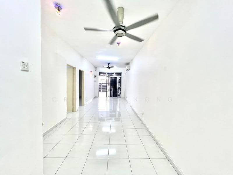 1-storey Terraced House for Sale in Taman Mount Austin (Tebrau) - Crystal Kong - Corridor - PropertyGuru.com.my