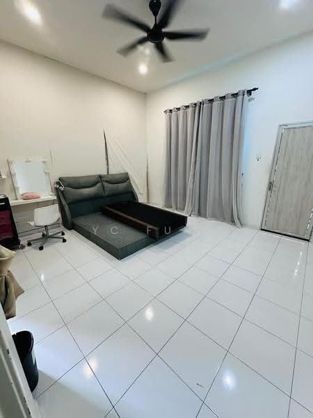 2-storey Terraced House for Rent in Taman Setia Indah (Tebrau) - YC Fung - Living Room - PropertyGuru.com.my
