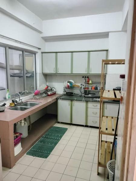 Kondominium untuk Disewa di Ridzuan Condominium - Adaw Zain - Kitchen - PropertyGuru.com.my