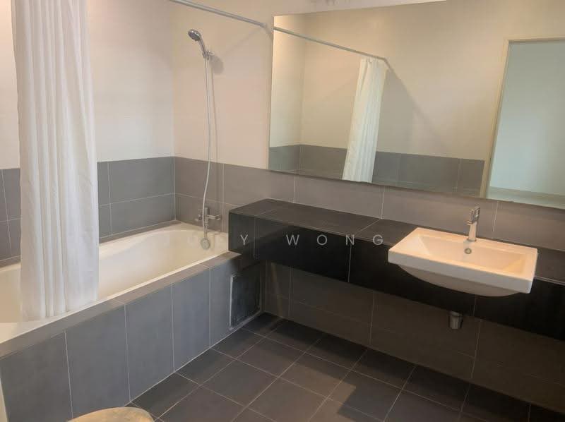 Rumah Teres 3-Tingkat untuk Dijual di Kinrara Residence (Puchong) - Joey Wong - Bathroom - PropertyGuru.com.my