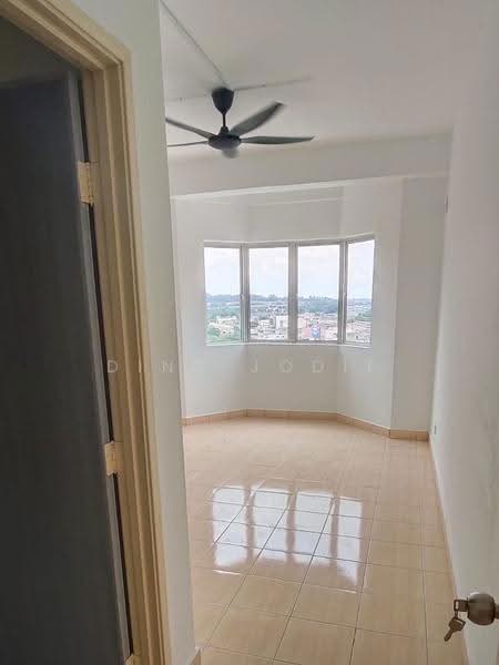 Kondominium untuk Dijual di Tasek Mewah Condominium - Ding Jodie - Living Room - PropertyGuru.com.my