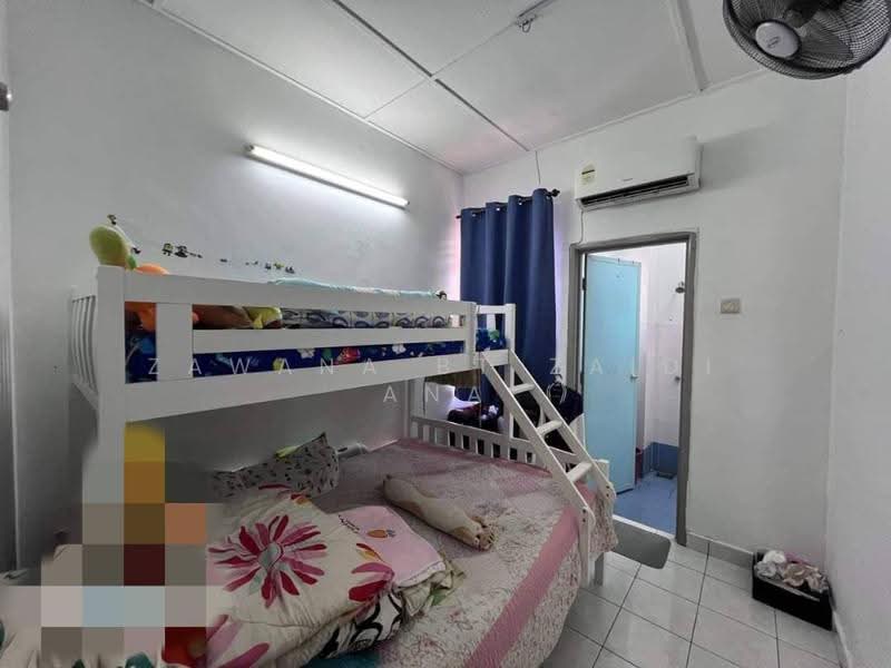Rumah Teres untuk Dijual di Bandar Puteri Klang (Klang) - Zawana BT Zaidi Ana - Bedroom - PropertyGuru.com.my