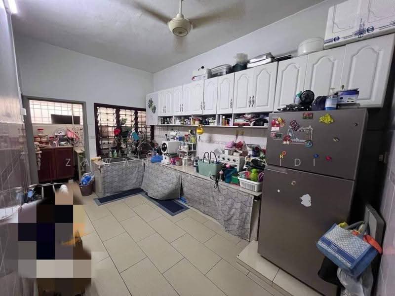 Rumah Teres untuk Dijual di Bandar Puteri Klang (Klang) - Zawana BT Zaidi Ana - Kitchen - PropertyGuru.com.my