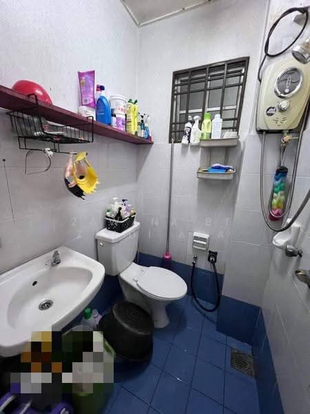 Rumah Teres untuk Dijual di Bandar Puteri Klang (Klang) - Zawana BT Zaidi Ana - Bathroom - PropertyGuru.com.my