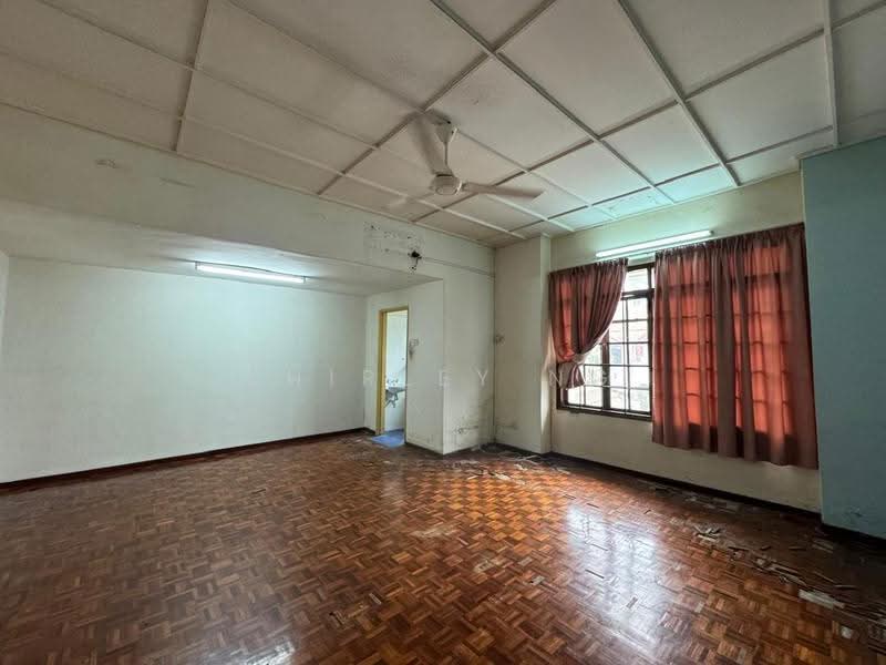 2-storey Terraced House for Rent in Taman Sea (Petaling Jaya) - Shirley Ng - Living Room - PropertyGuru.com.my