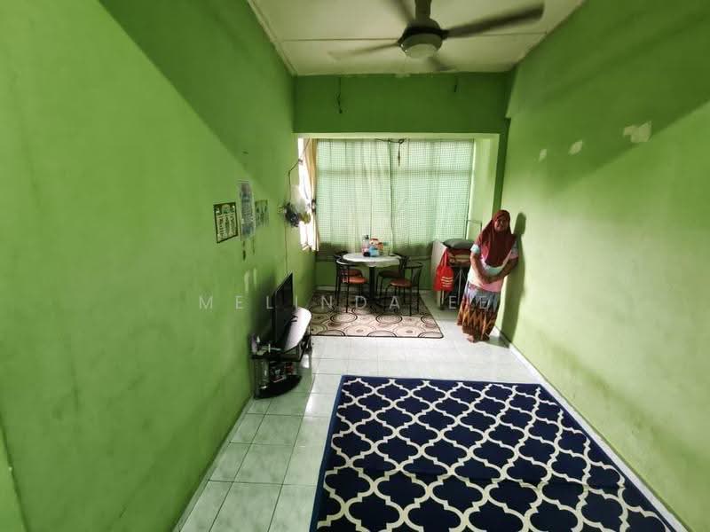 Rumah Flat untuk Dijual di Taman Johor Jaya - Melinda Ee - Living Room - PropertyGuru.com.my