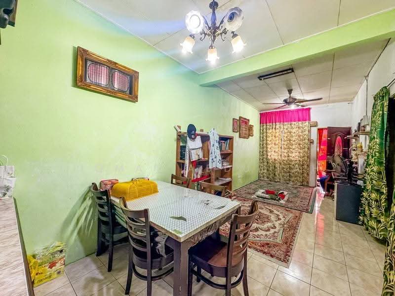 1-storey Terraced House for Sale in Taman Semenyih Impian (Semenyih) - Luqman Abdullah - Dining Room - PropertyGuru.com.my