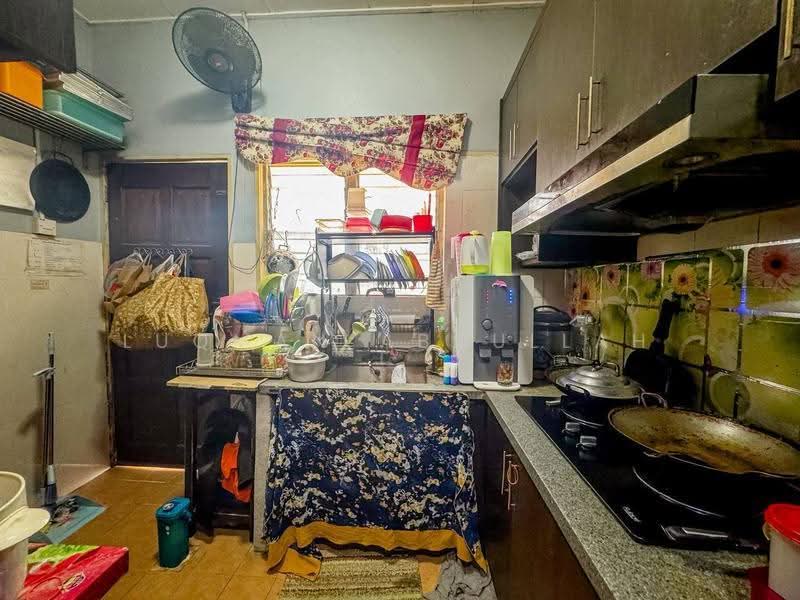 1-storey Terraced House for Sale in Taman Semenyih Impian (Semenyih) - Luqman Abdullah - Kitchen - PropertyGuru.com.my