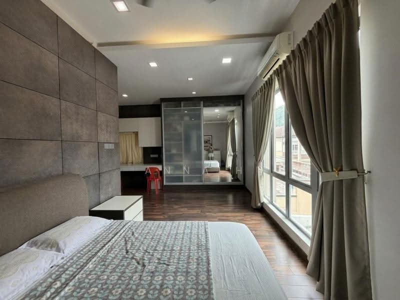 Rumah Banglo untuk Dijual di Taman Connaught (Cheras) - Anna H - Bedroom - PropertyGuru.com.my