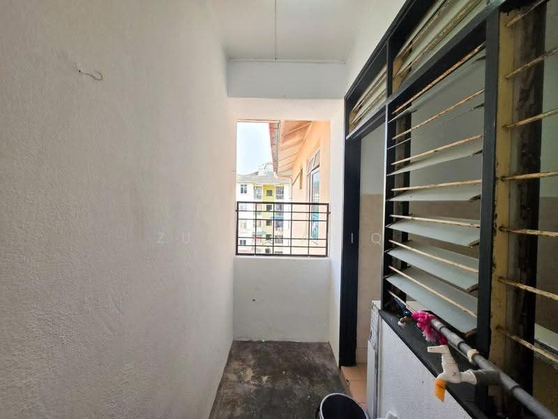 Pangsapuri untuk Dijual di Sri Puteri - Zul Syafiq - Balcony - PropertyGuru.com.my