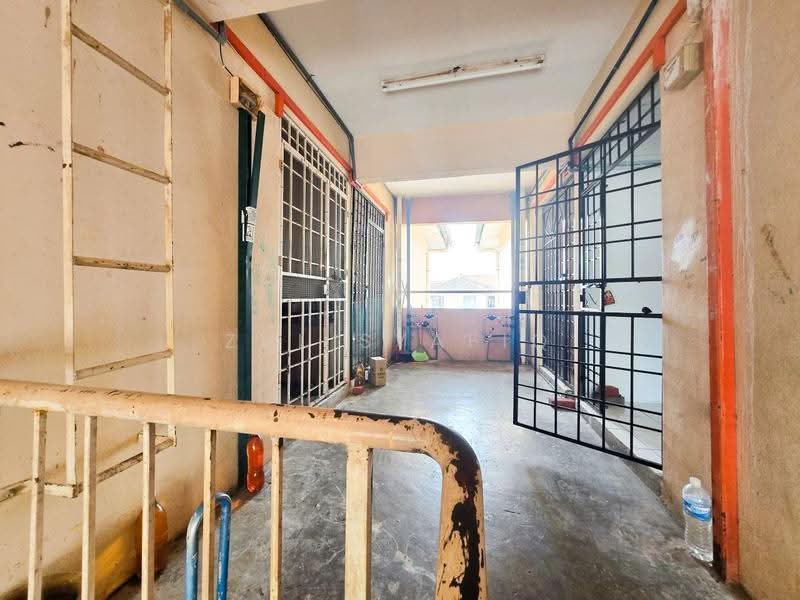 Pangsapuri untuk Dijual di Sri Puteri - Zul Syafiq - Corridor - PropertyGuru.com.my