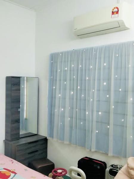 Rumah Teres 2-Tingkat untuk Dijual di Taman Sungai Kapar Indah (Kapar) - Kow Tze Fui - Bedroom - PropertyGuru.com.my