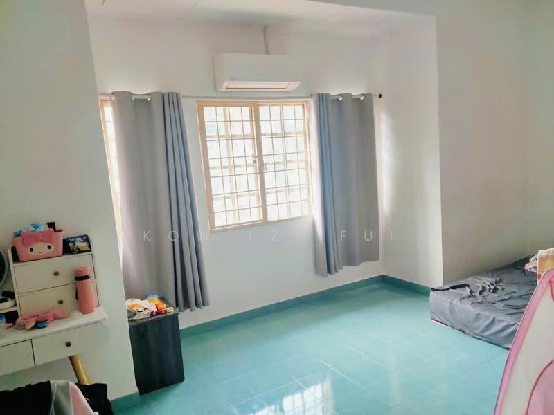 Rumah Teres 2-Tingkat untuk Dijual di Taman Sungai Kapar Indah (Kapar) - Kow Tze Fui - Bedroom - PropertyGuru.com.my