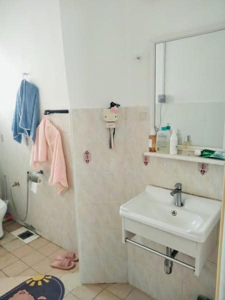 Rumah Teres 2-Tingkat untuk Dijual di Taman Sungai Kapar Indah (Kapar) - Kow Tze Fui - Bathroom - PropertyGuru.com.my