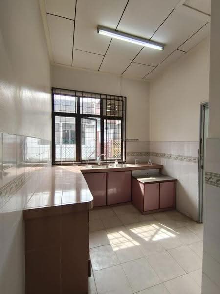 1-storey Terraced House for Rent in Taman Daya (Johor Bahru) - Steve Seah - Kitchen - PropertyGuru.com.my