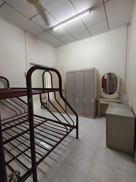 1-storey Terraced House for Rent in Taman Daya (Johor Bahru) - Steve Seah - Bedroom - PropertyGuru.com.my