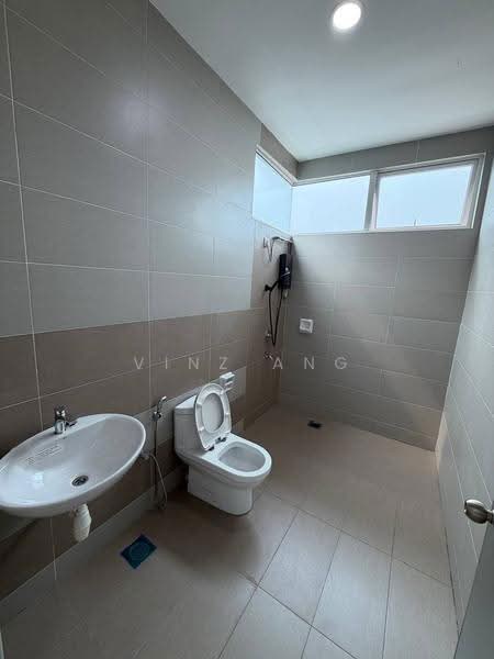 Rumah Kluster untuk Disewa di Taman Mount Austin (Tebrau) - Vinz Ang - Bathroom - PropertyGuru.com.my