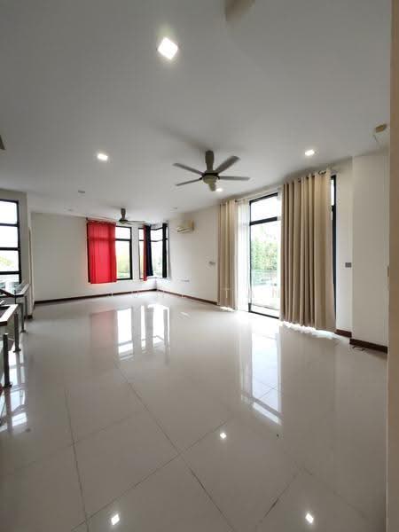 Rumah Berkembar untuk Disewa di Taman Equine (Seri Kembangan) - June Tan - PropertyGuru.com.my