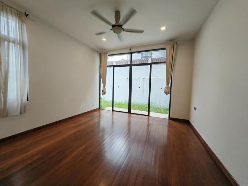 Rumah Berkembar untuk Disewa di Taman Equine (Seri Kembangan) - June Tan - PropertyGuru.com.my